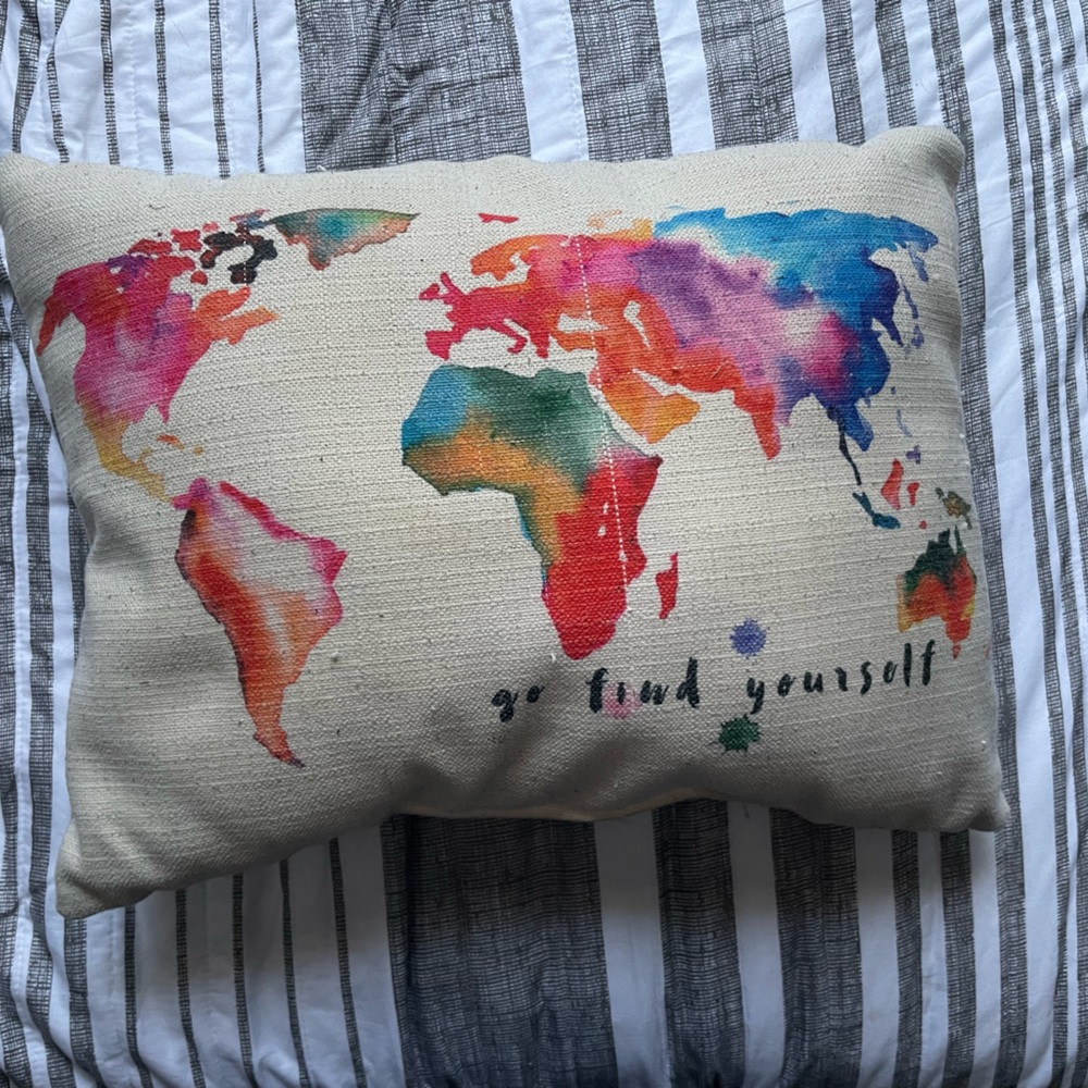 World Map Pillow 🗺️